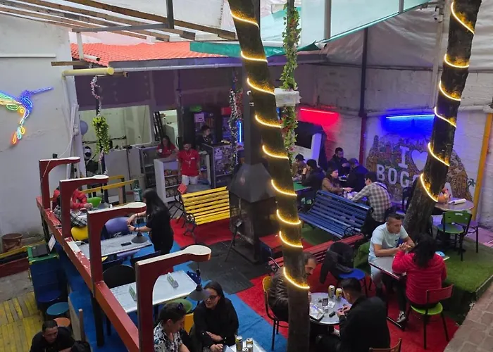 Hostal Gastro Bar Casa Colibrí